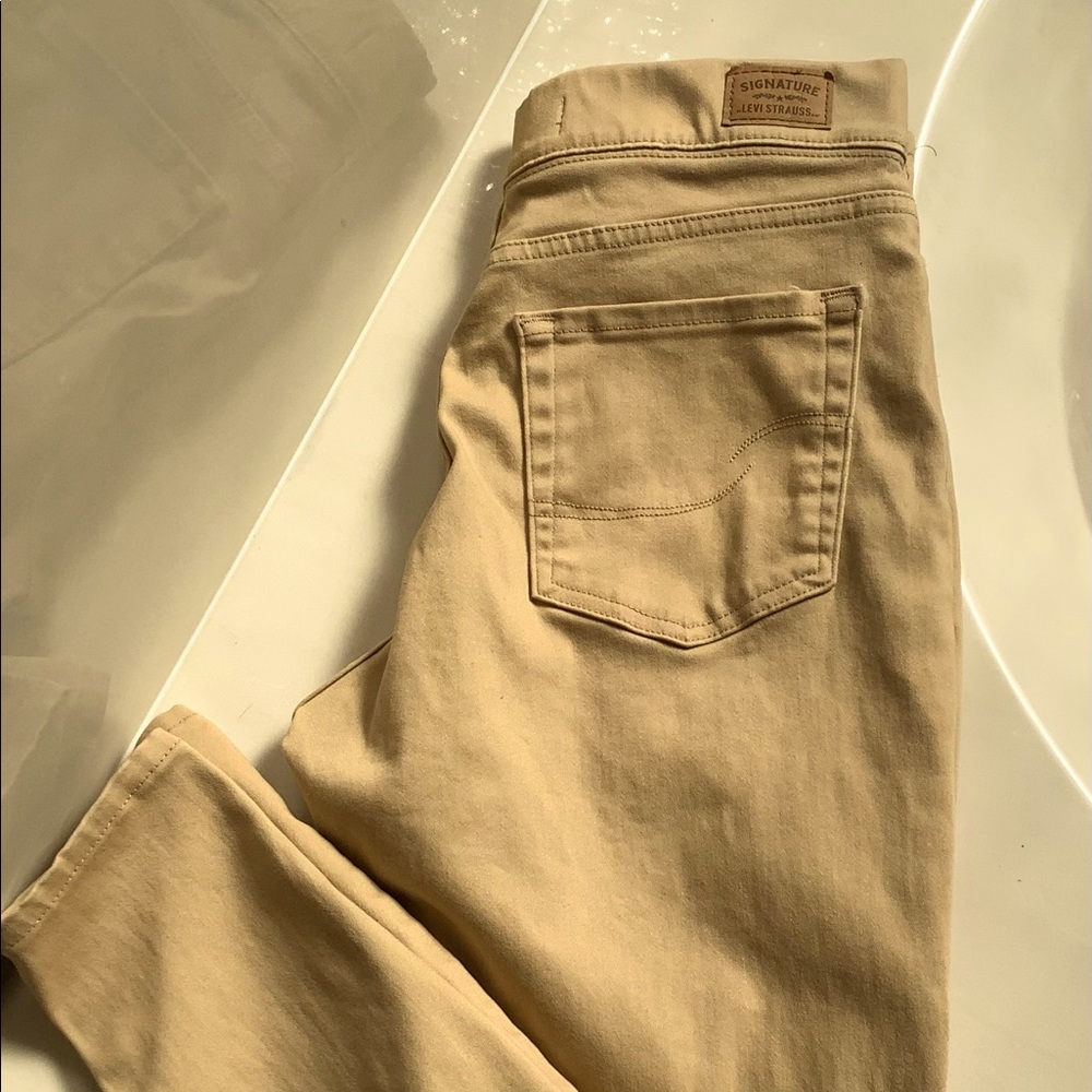 Levi Pull-On Super Skinny shaping jeans
